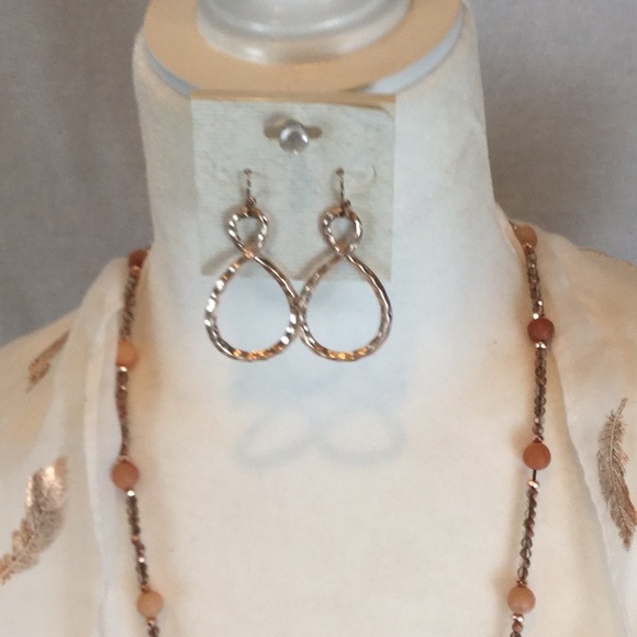 New Rose Gold Feather Vest with Necklace/Earrings - Picture 2 of 3